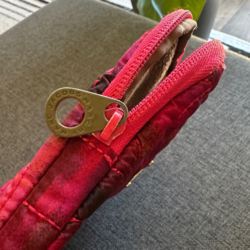 Marc By Marc Jacobs Fuchsia and Black Quilted Nylon Laptop Case - Picture 7 of 11